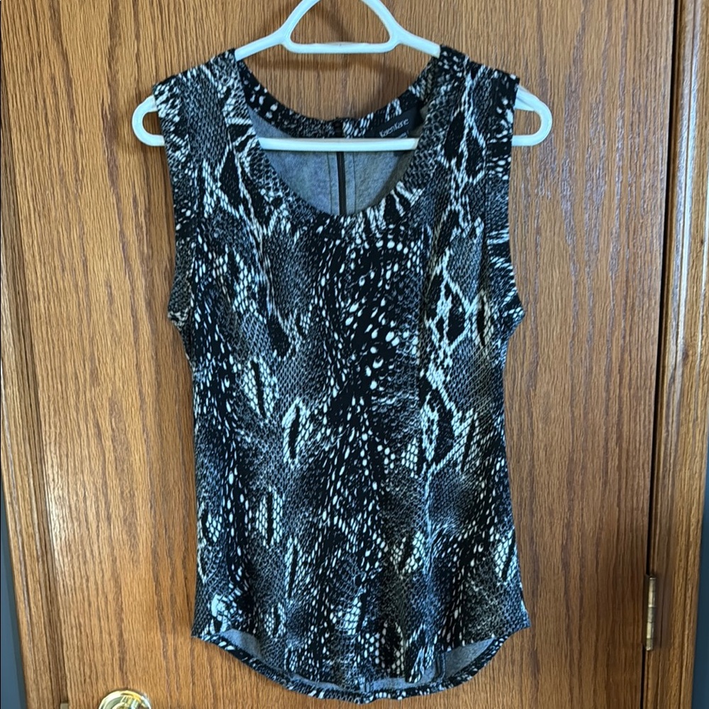 Karen Kane Sleeveless Black and White Top.